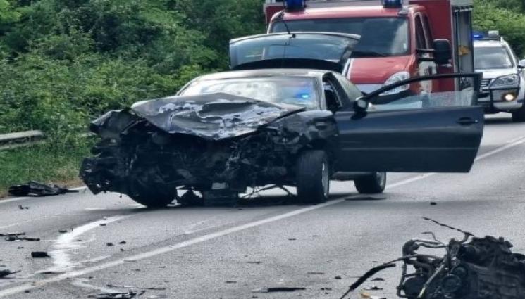 ПТП - СЛЕД БРУТАЛНИЯ ЧЕЛЕН УДАР: Помляната млада жена се бори за живота си!