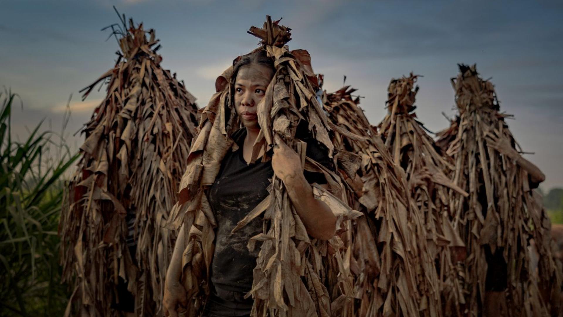 На 24 юни улиците на филипинския град Алиага се изпълват