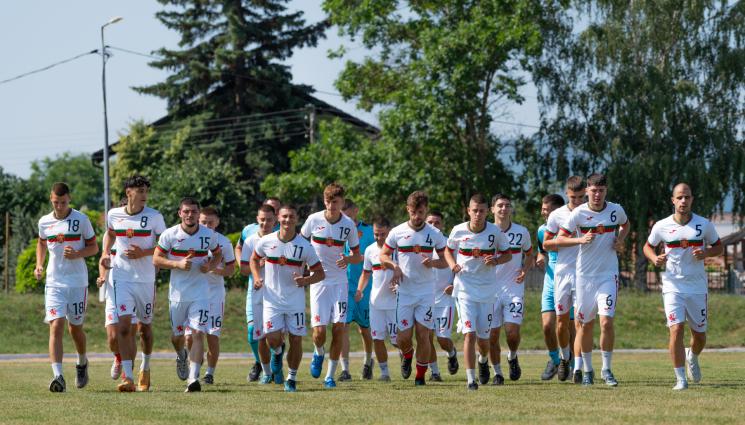 свободни агенти - Свободните агенти със свой отбор, ще играят две контроли