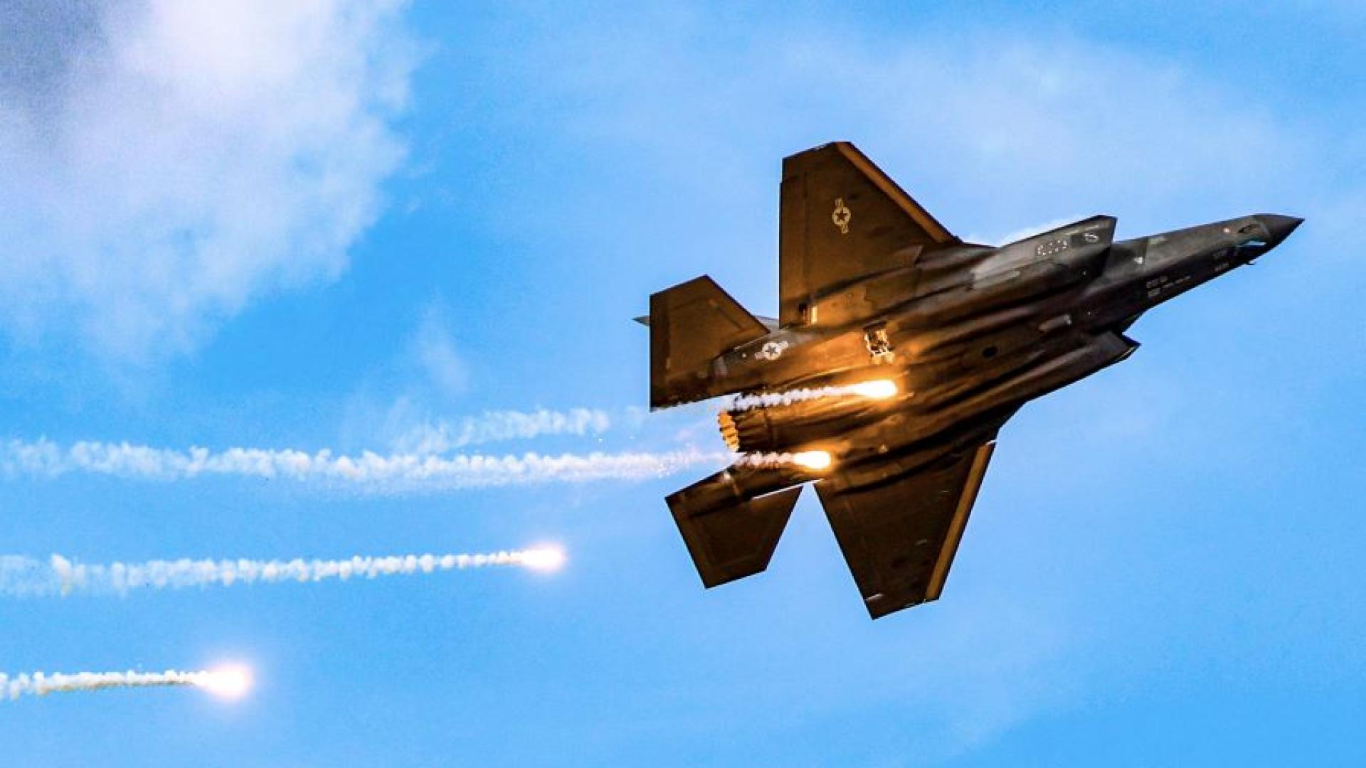 Великобритания ще купи от САЩ 12 изтребителя F 35A способни да