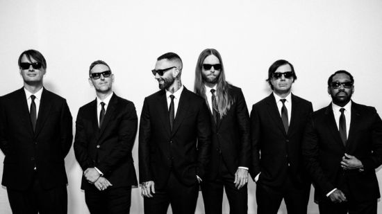 Maroon 5 обявиха своя осми студиен албум, озаглавен Love Is Like