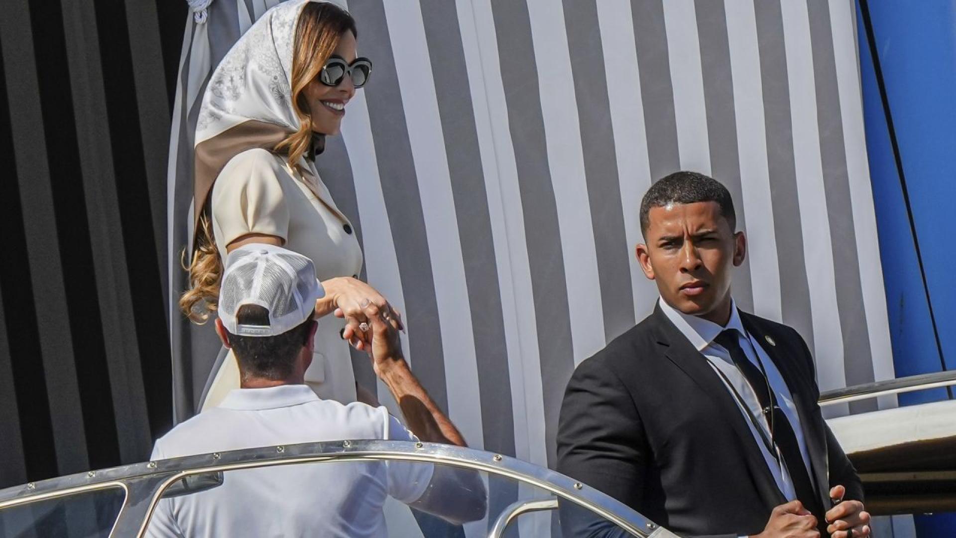 Лорън Санчес и Джеф Безос си казаха Да на пищна