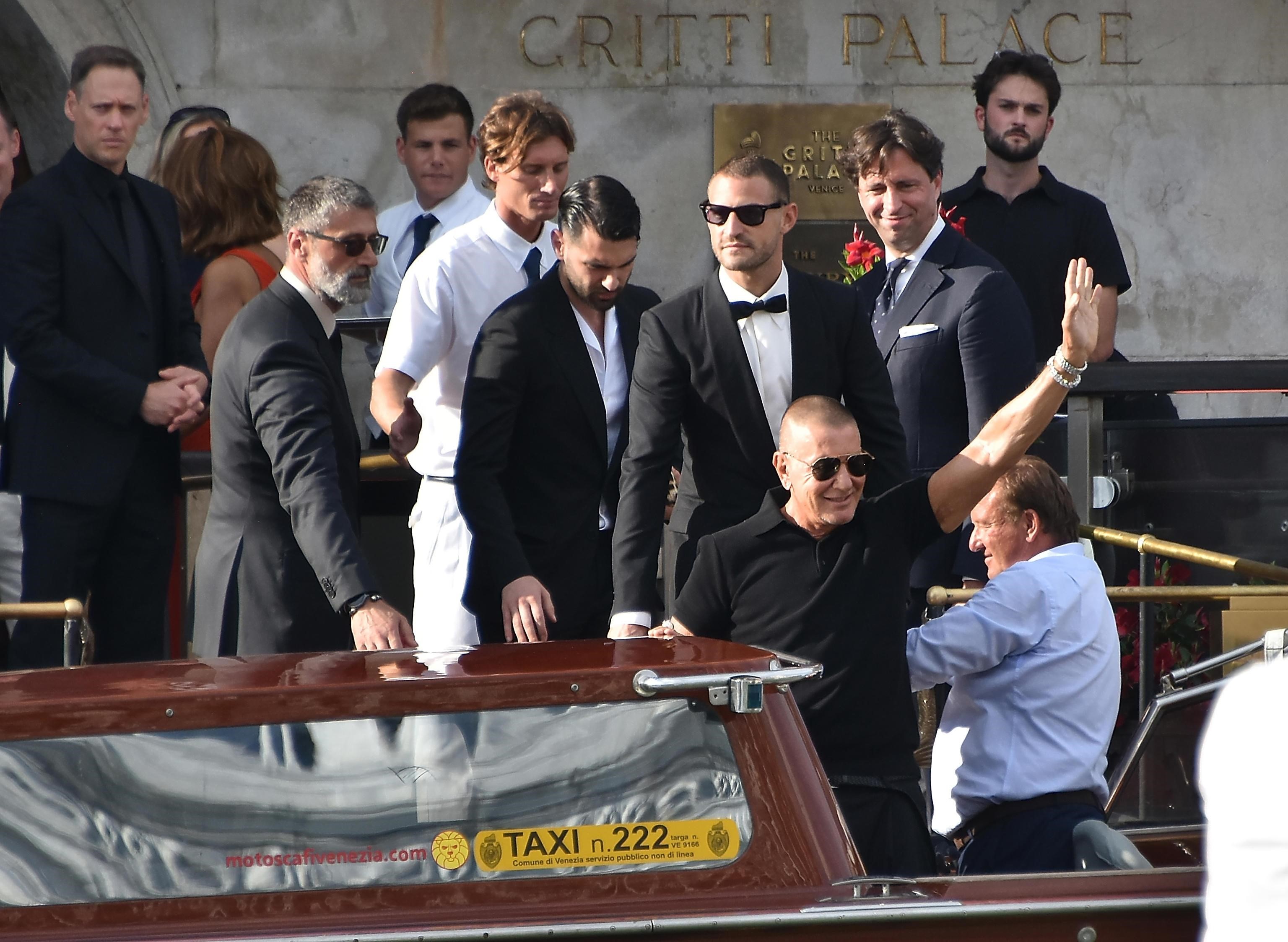 Безос сватба