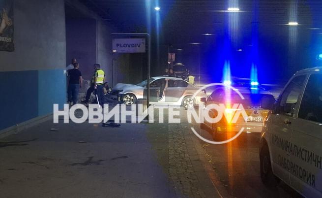 Кола помете трима пешеходци в Пловдив, един в болница