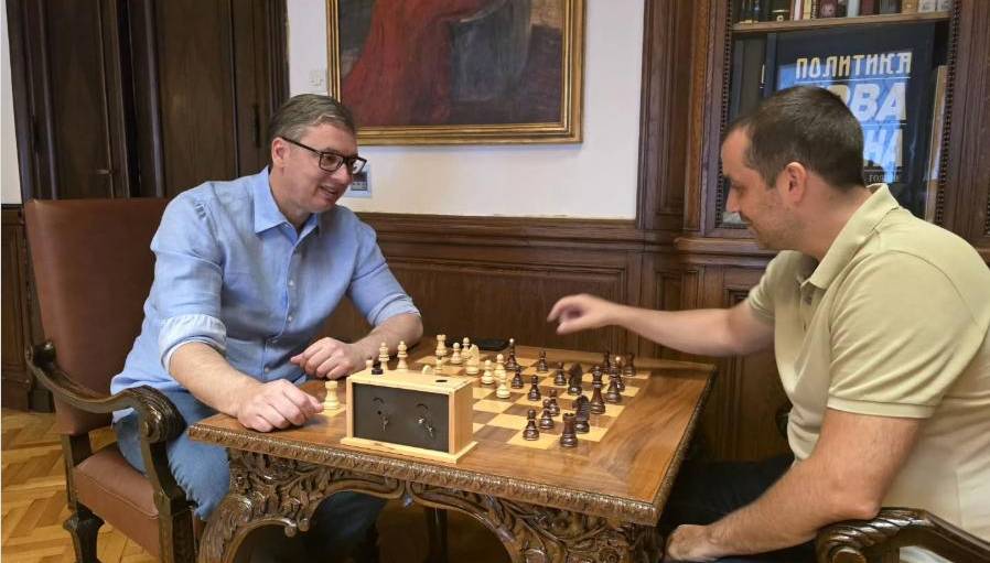 Александър Вучич