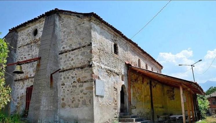 църква - Църква пази 220-годишна икона на Кирил и Методий