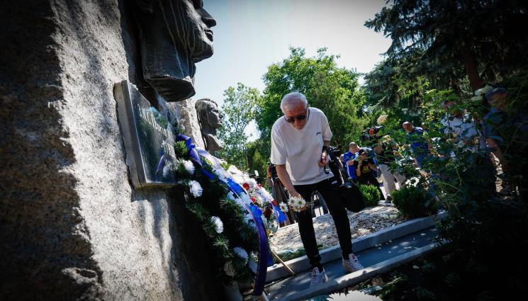 Левски Гунди - Левски със силно послание в памет на Гунди и Котков