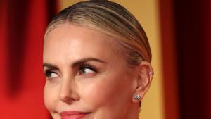 Актрисата Шарлиз Терон разкритикува шумът около сватбата на Джеф Безос