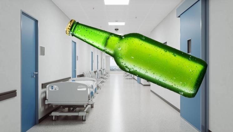 бирена бутилка - УЖАС: Баба бере душа след удар от летяща бутилка!