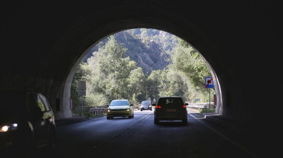 Важно за шофьорите: Ремонти променят трафика Симитли-Кресна