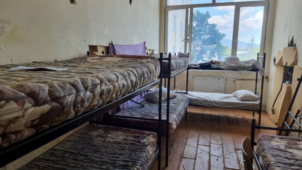  Военна рампа условия бежанци 