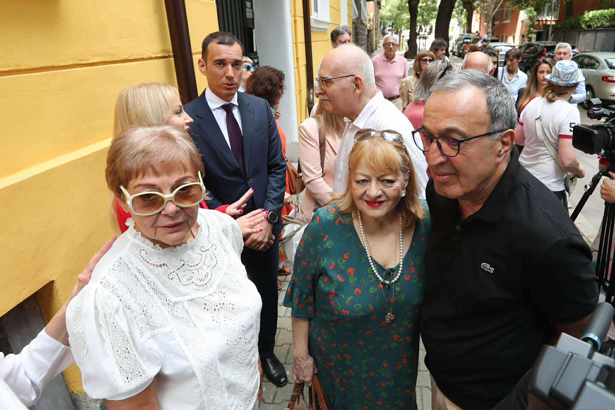 Люба Маричкова Богдана Карадочева и Петър Стоянов