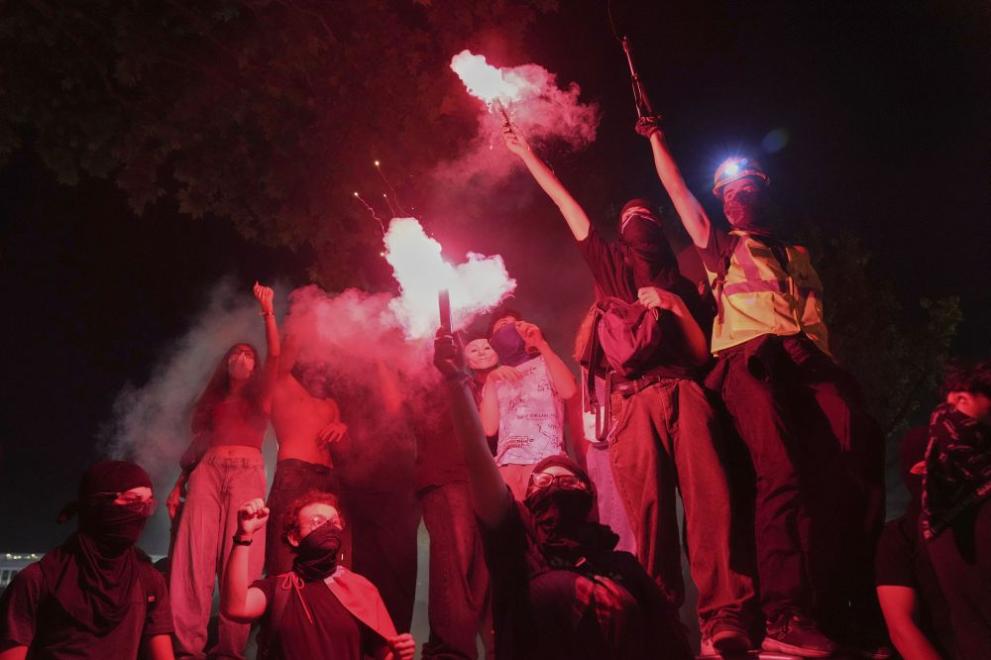 Протестът пред Общината в Истанбул, с който бяха отбелязани 100 дни