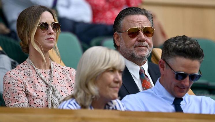 Ръсел Кроу - СЛЕД 5 ГОДИНИ ЗАЕДНО: Ръсел Кроу и Бритни Териот се сгодиха (СНИМКИ)