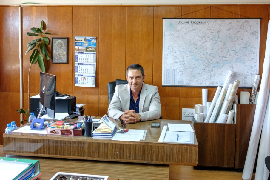 Делин Запартов