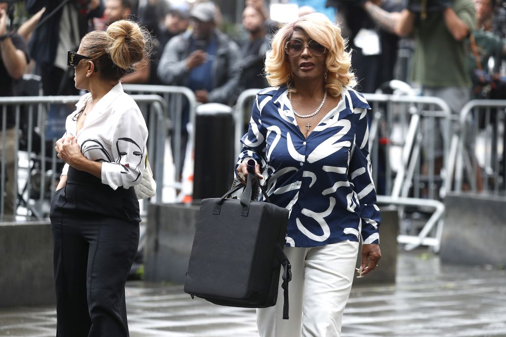 Съдебните заседатели признават Шон Комбс за виновен