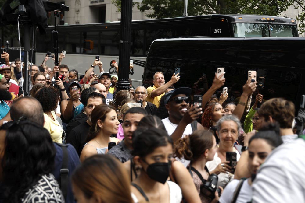 Съдебните заседатели признават Шон Комбс за виновен