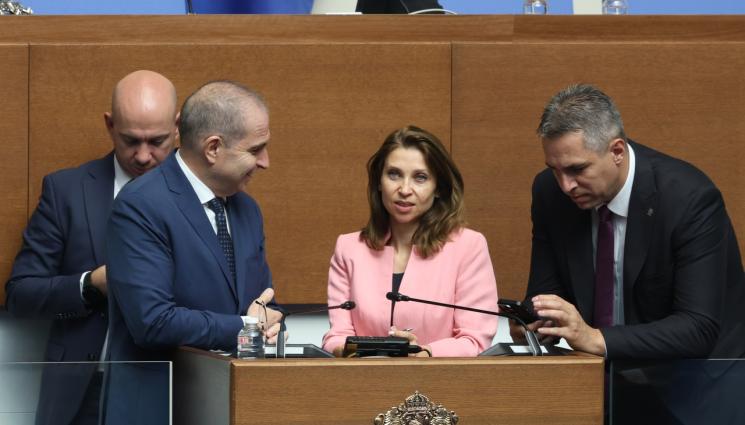 С - ПАРЛАМЕНТАРЕН ХАОС: Депутат от