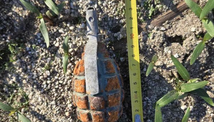 граната - Обезвредиха невзривен боеприпас край стената на язовир „Климент”