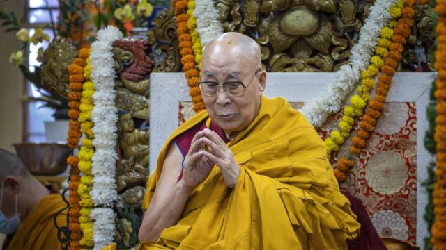 Далай Лама на 90: Надявам се да живея повече от 130 години