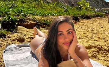 Луиза си легна, но дупето ѝ се надигна