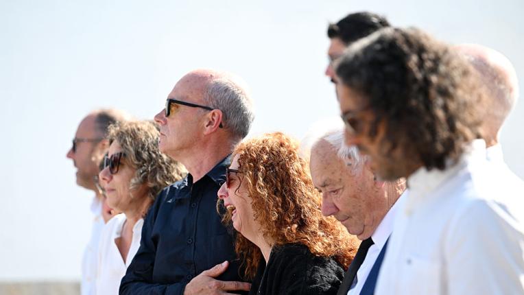  Португалия в сълзи: Съпругата на Диого Жота го изпрати в бяло 