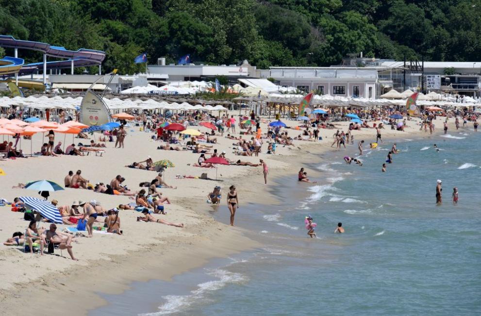 Глоби за шофьори навлезли в плажната ивица на Паша дере.След