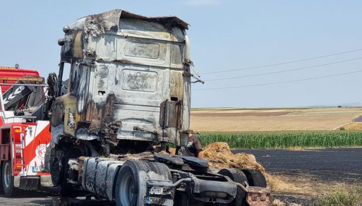 запален тир - Горящ ТИР Блокира Пътя за ГКПП