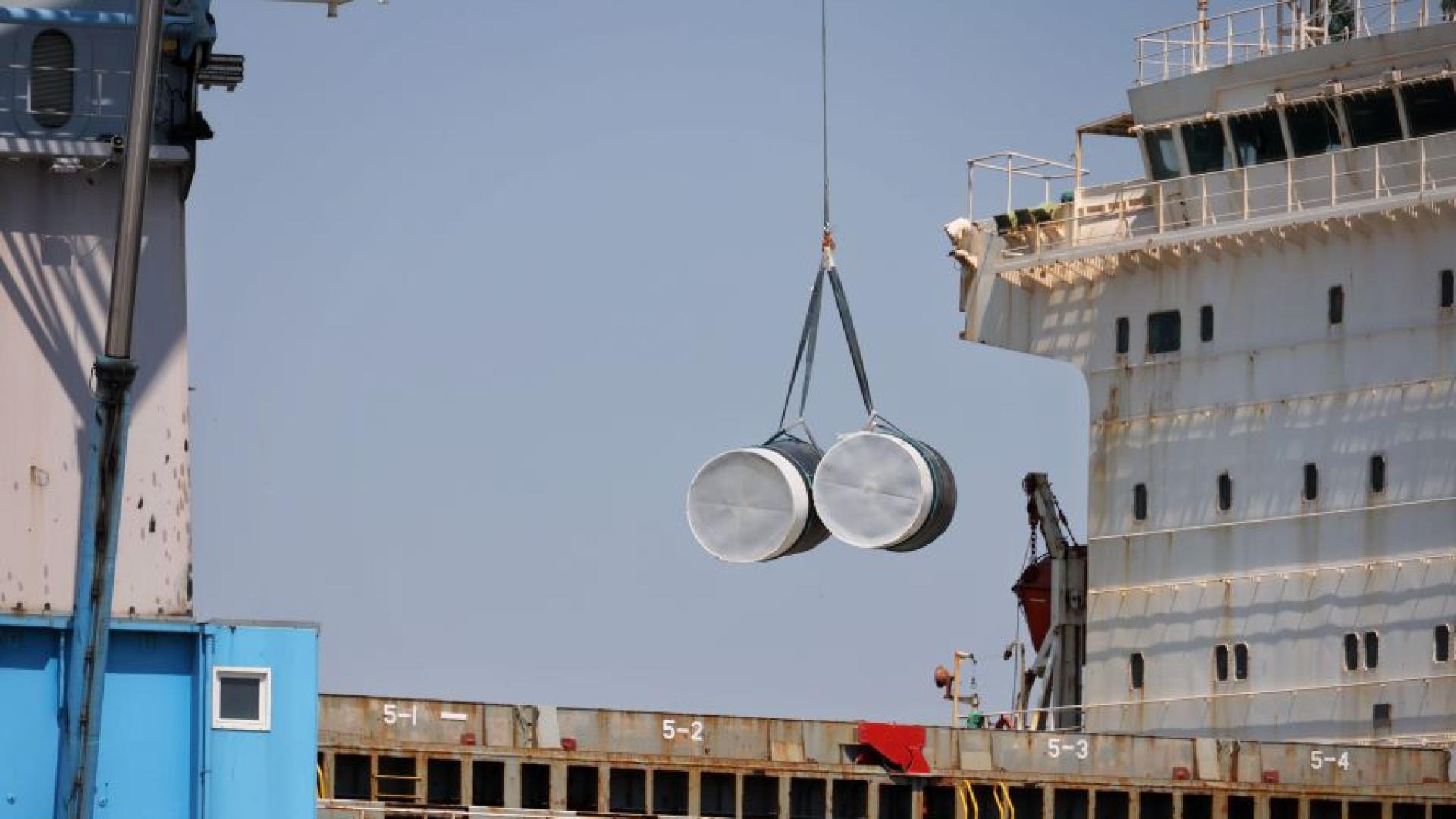 Вторият кораб с тръби за изграждането на Вертикалния газов коридор