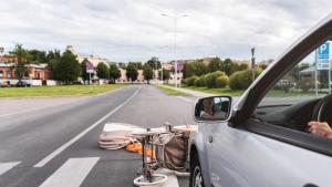 Майка с детска количка е блъсната от автомобил на пешеходна