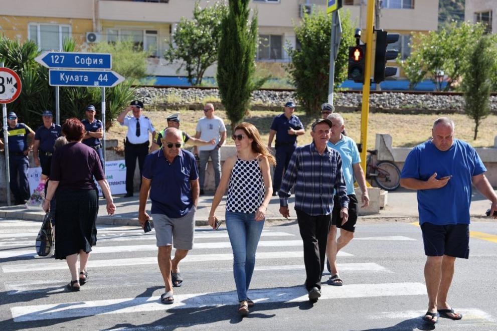  Кресна основен път Е79 светофар 