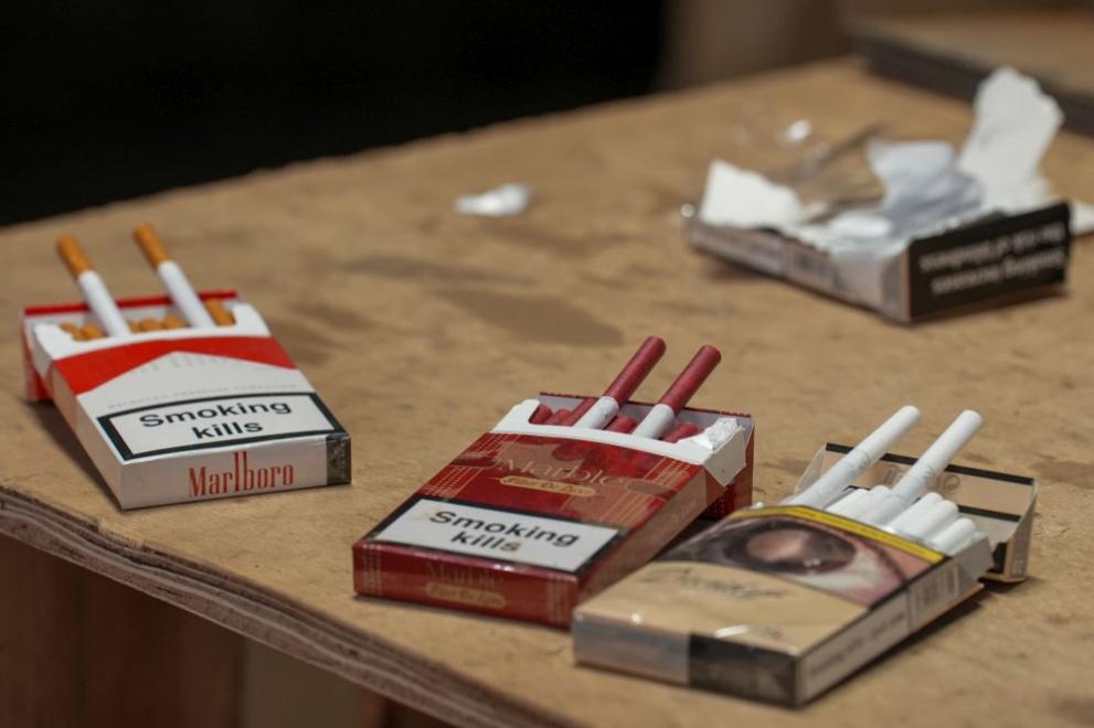 Обвиниха двама души за държане на цигари без бандерол в