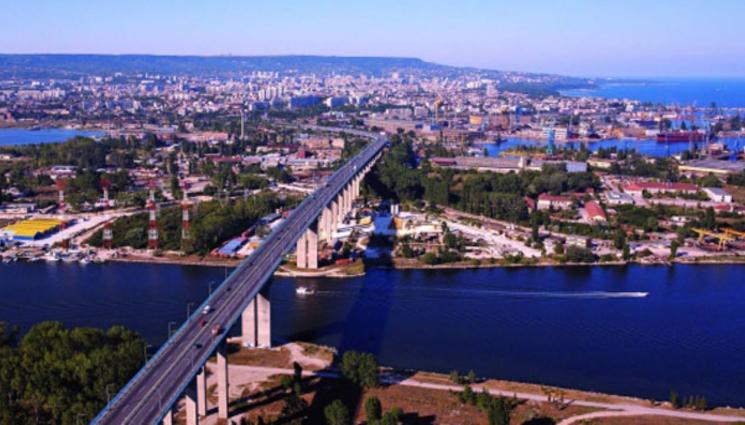 аспарухов мост аспаруховия мост - НИКОГА НЕ Е КЪСНО: Екстремна баба скочи от Аспаруховия мос! (ВИДЕО)