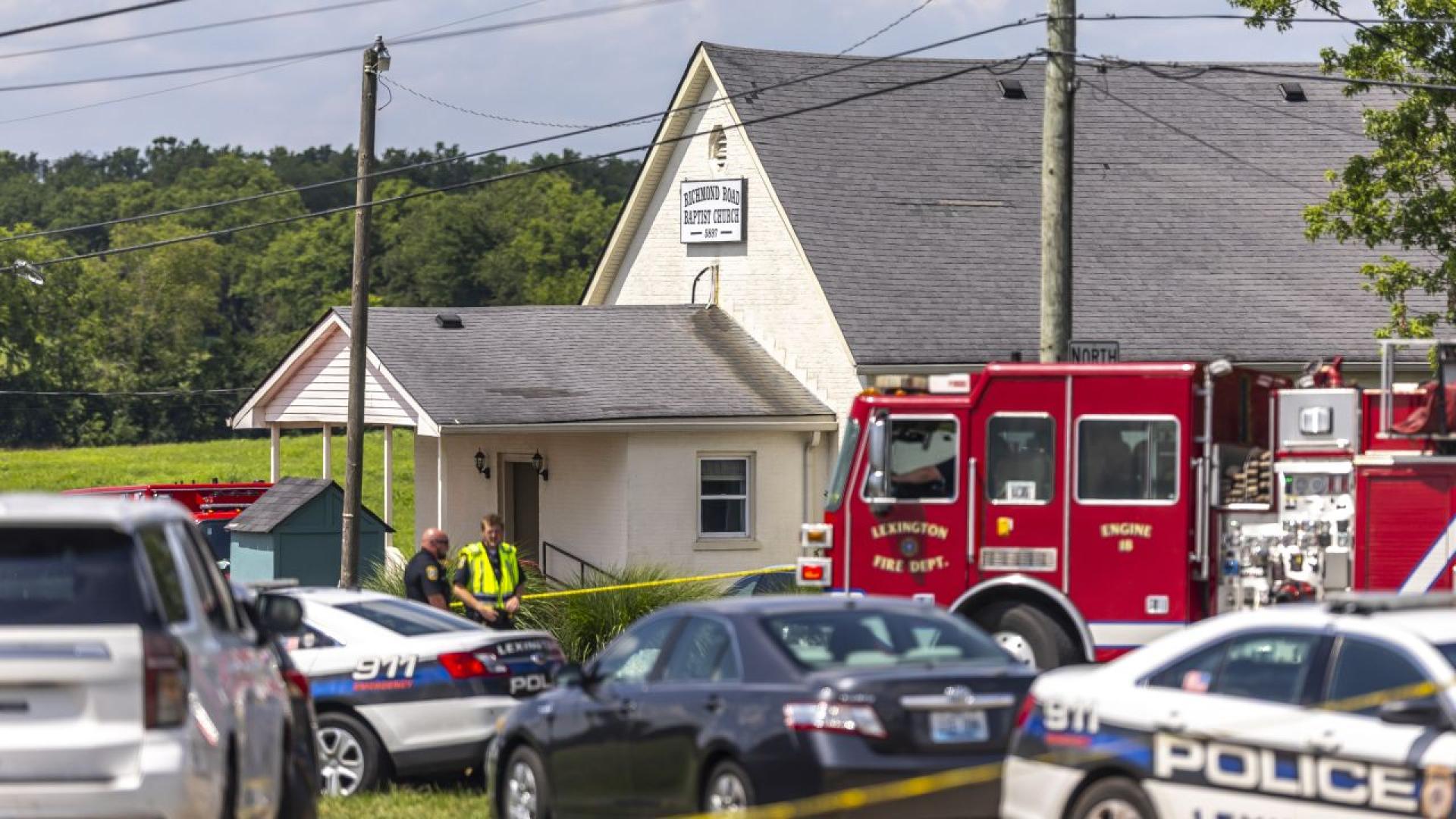 Две жени бяха убити а двама мъже ранени при стрелба