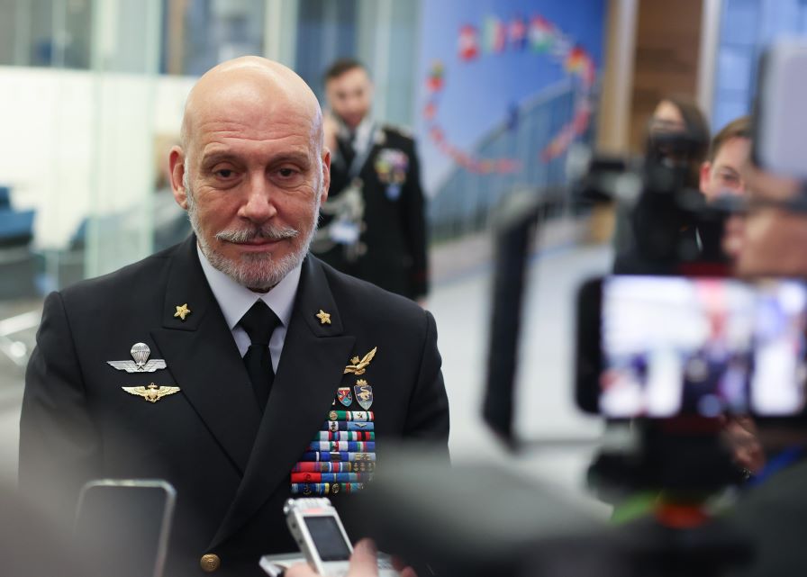 Председателят на Военния комитет на НАТО е на посещение у нас