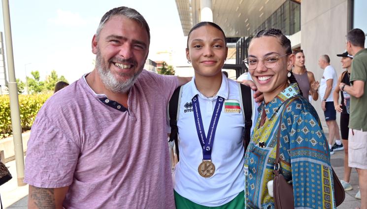 Никол Окоро - Баща и идва в ЦСКА, а тя покорява света!