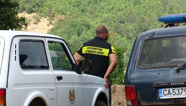 горски служители - Увеличават заплатите на горските, предимство за доходите до 2 хил. лв