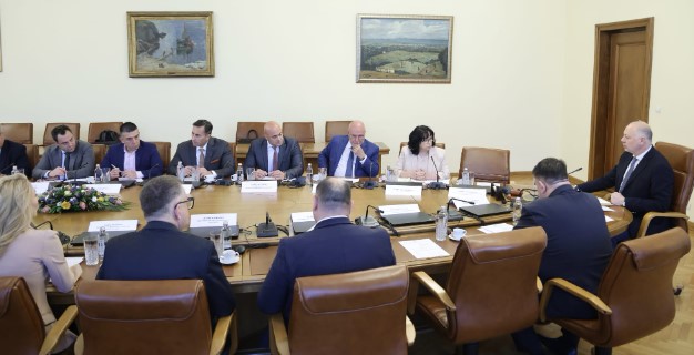 правителството