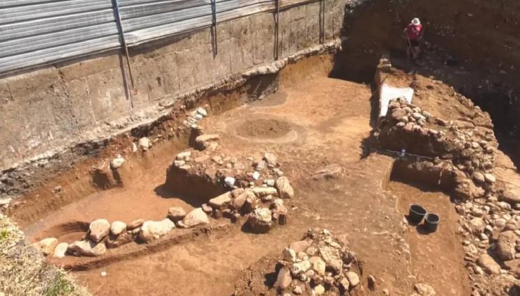 д - СЛЕД ПОЛОВИН ВЕК ТЪРСЕНЕ: Откриха тракийски царски дворец и гробница