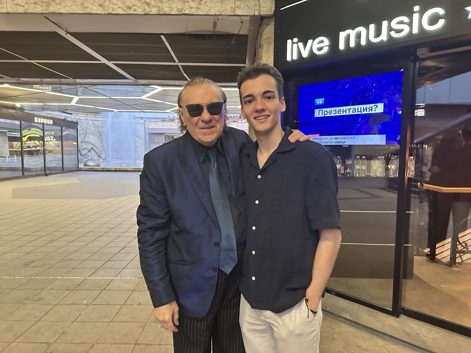 Певецът Антон Котас