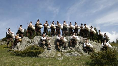 Ансамбъл Родопа и 101 Каба гайди