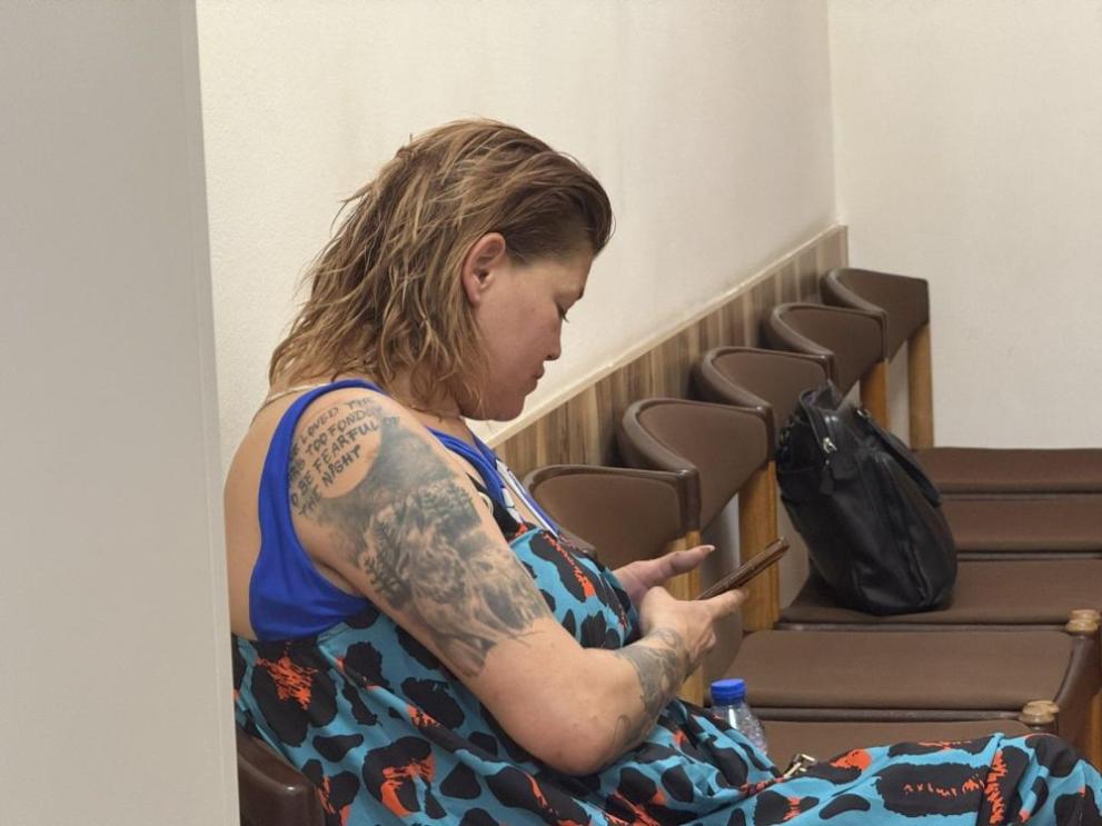 Певицата Жана Бергендорф се изправи пред Районния съд в Несебър,