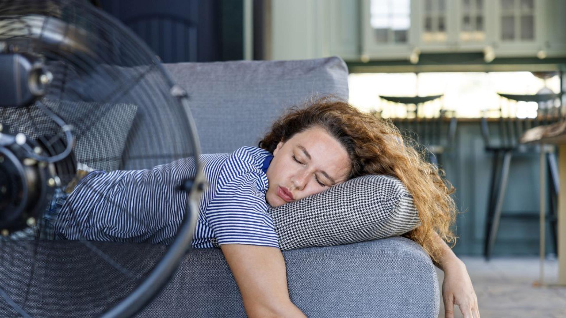 През лятото когато жегата стане непоносима особено през нощта вентилаторът