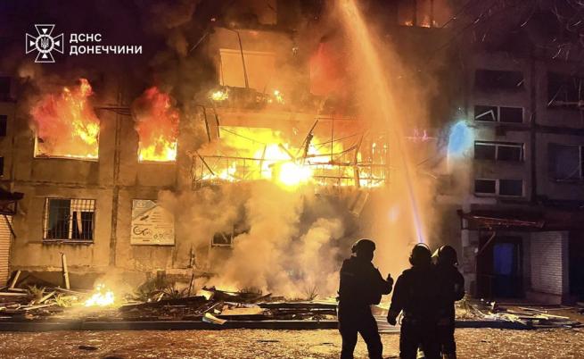 Русия удари мол и жилищни сгради в Украйна