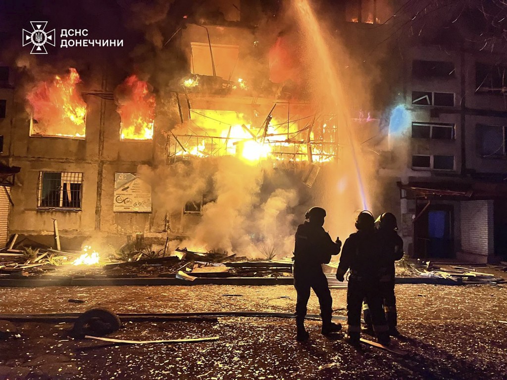 Русия удари мол и жилищни сгради в Украйна