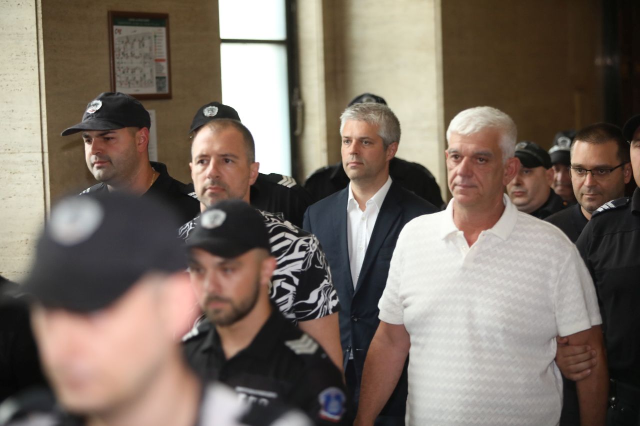 <p>Съдът гледа мярката за неотклонение на кмета на Варна Благомир Коцев</p>