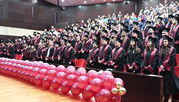 Студенти УНСС - От днес започва приемът на документи за кандидат-магистри в УНСС