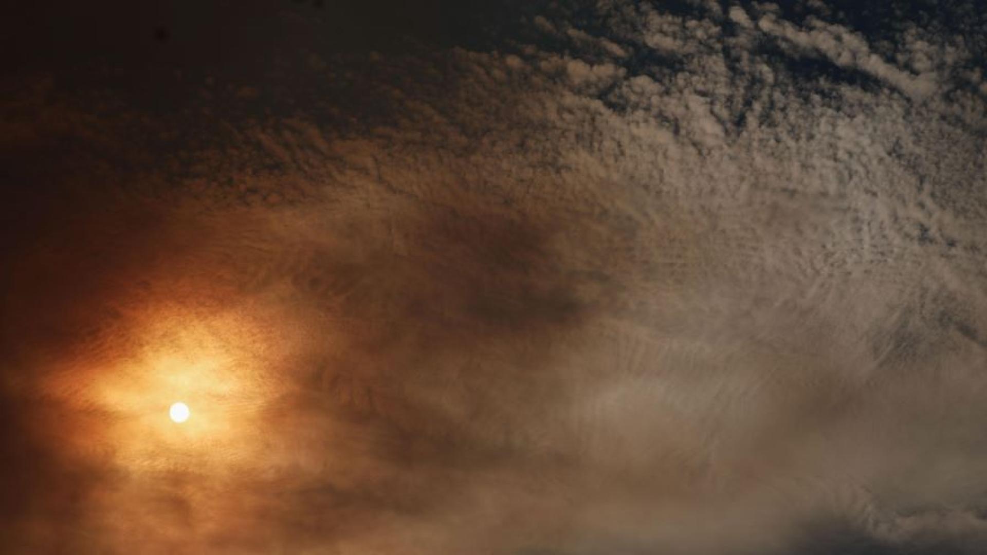 Огромен горски пожар бушува близо до испанската столица и димът