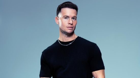 Joel Corry издаде сингъла "I LOVE UR GF"