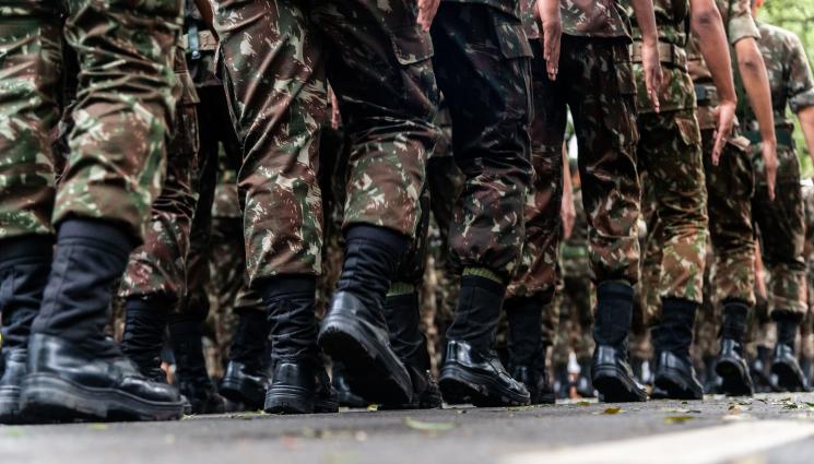 военни - ЮРУШ: Наплив за пагони